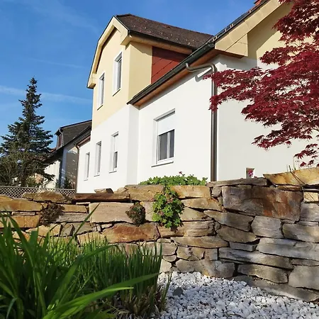 Ferienzimmer Reinisch In Tattendorf Exterior photo